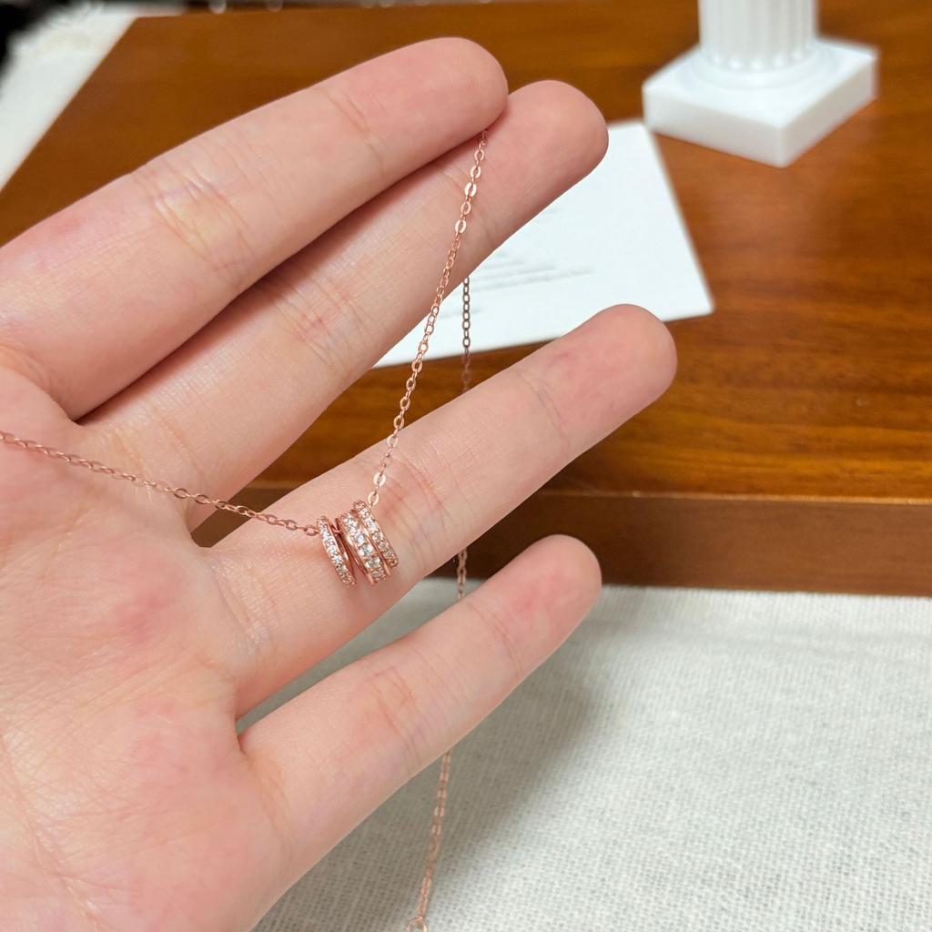 Three Ring Small Waist Necklace, Women's Light Luxury Style, Fashionable Temperament, Versatile, Circular Transfer Bead Pendant