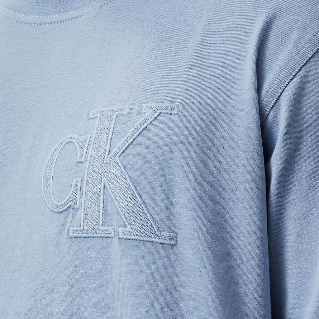 Calvin Klein Джинсы Текстурированный логотип Однотонный круглый вырез с коротким рукавом Футболка Мужская Топы Светло-голубой J30J325657-CFF