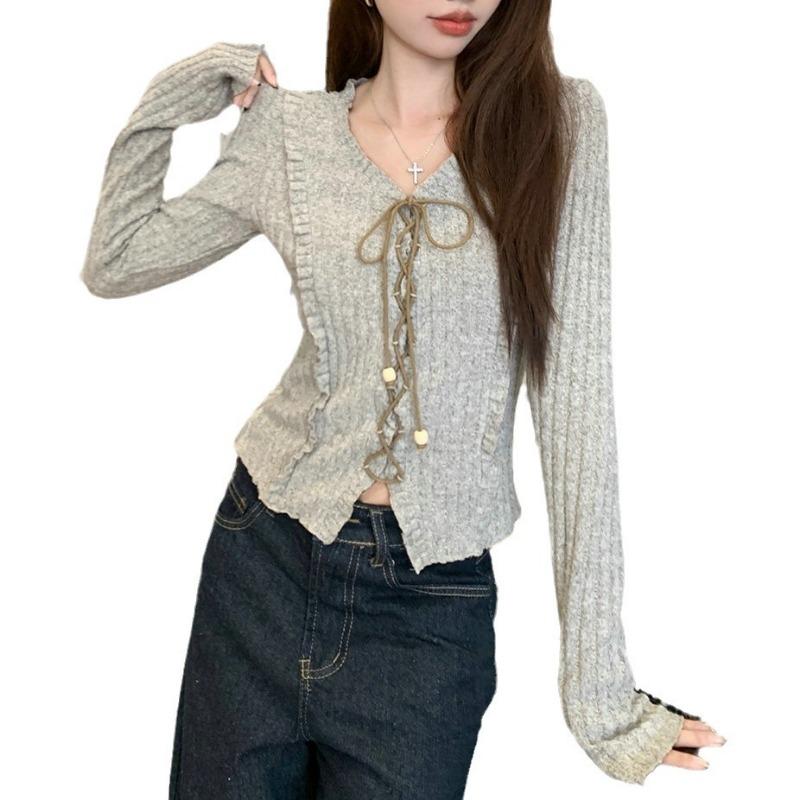 Сладкий и пряный тонкий трикотажный женский топ с длинными рукавами на шнуровке, ранняя осень, новый дизайн на бретелях, утягивающий короткий топ с V-образным вырезом и длинными рукавами