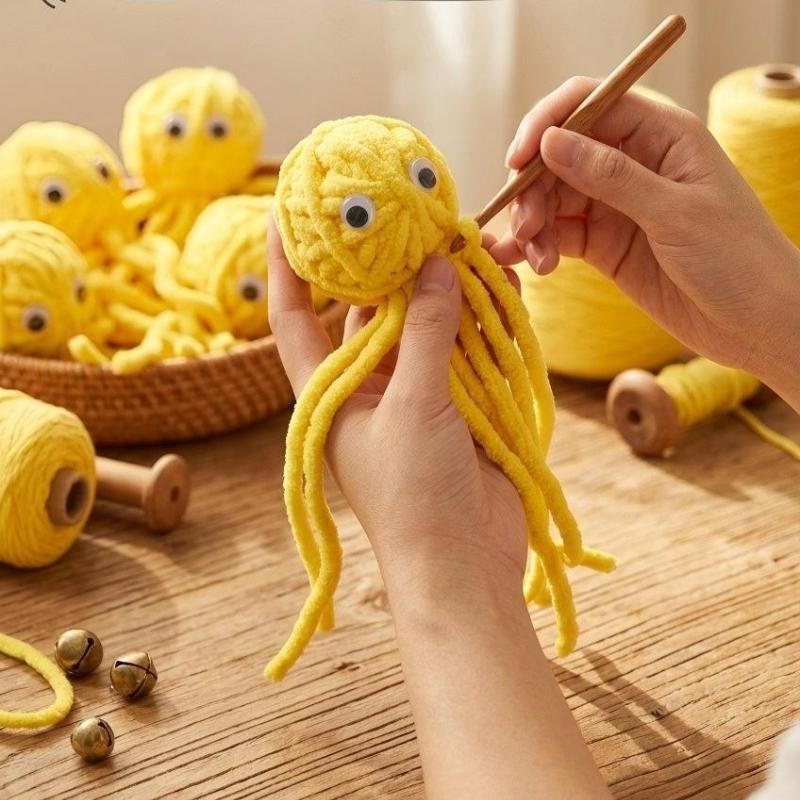 Cat Bell Plush Toy Bite Sounding Resistant Interactive Cat Teaser Toy Octopus Kitten Cat Chew Toy Pet Supplies