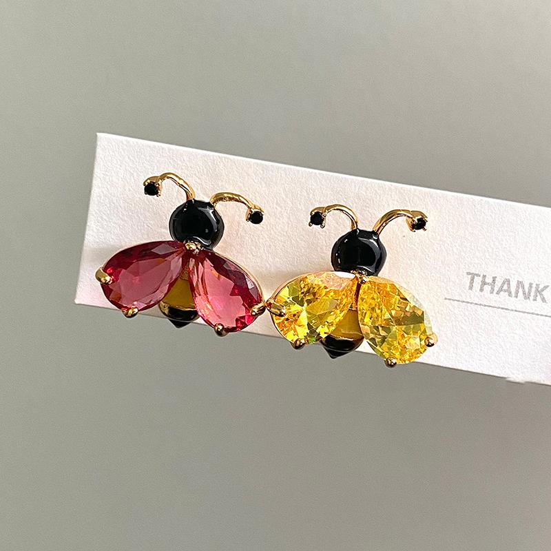 Cute  Insect Little Bee Brooches Pin For Women Clothing Coat Jewelry Accessries Gifts