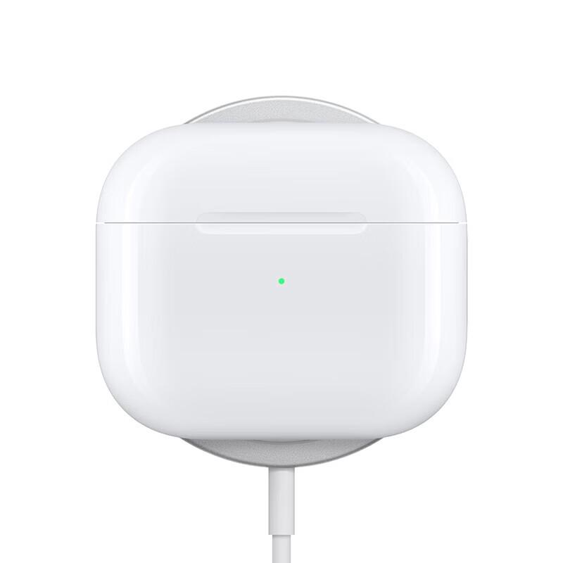 Apple AirPods (3-е поколение) с зарядным чехлом MagSafe