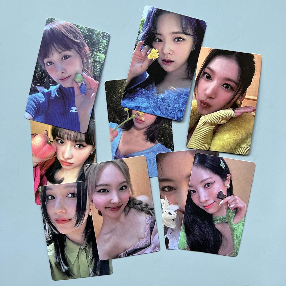 Мерчендайз альбома TWICE "BETWEEN 1&2": Случайная коллекция фотокарточек для фанатов ONCE
