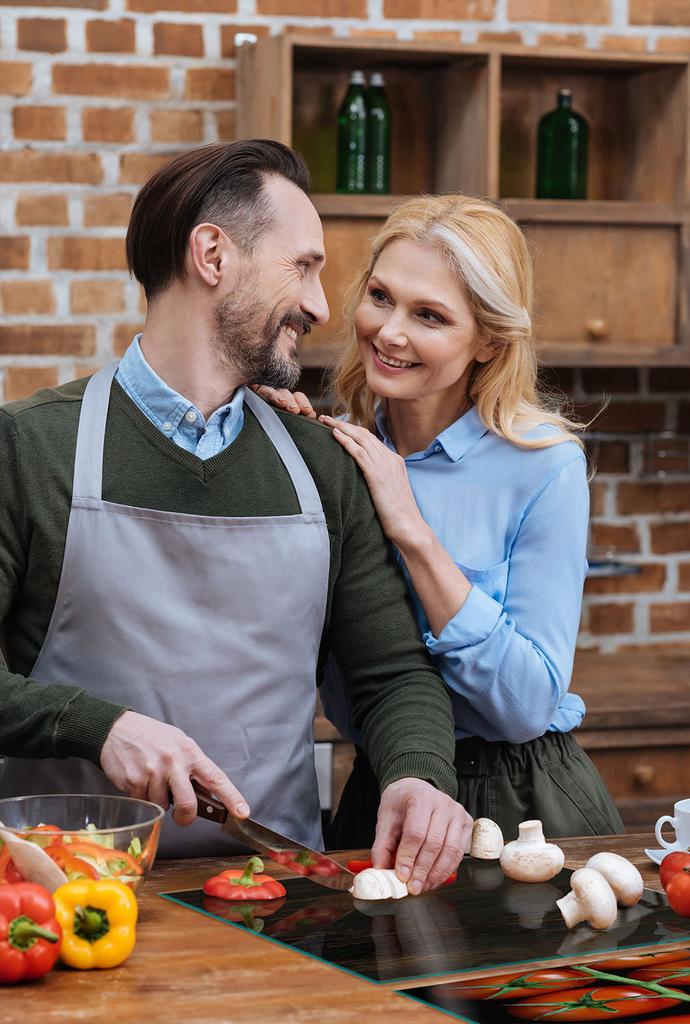 SZKLANA PŁYTA OCHRONNA NA KUCHENKĘ 70x52 POMIDOR
