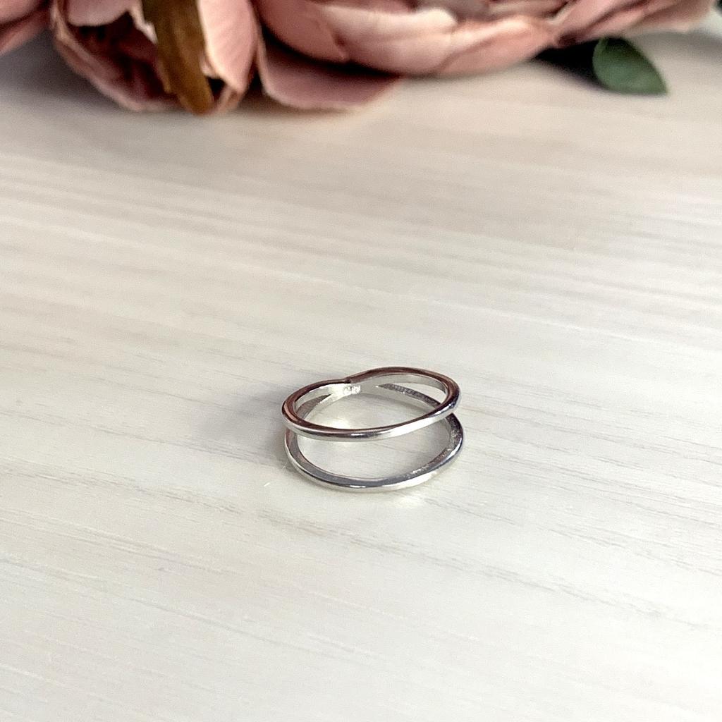 Серебряное кольцо с без камней, вес изделия 1,81 гр (1998649)