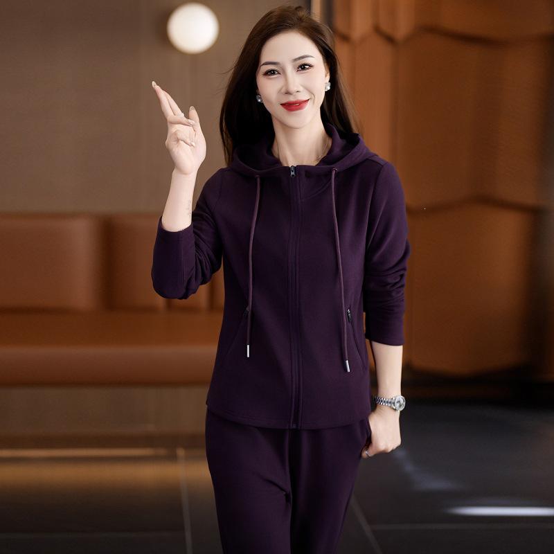 Spring & Autumn Women's Casual Sports Suit: Soft Two-Piece for Moms, Perfect for Jogging, Fitness, Home, & Outdoors
