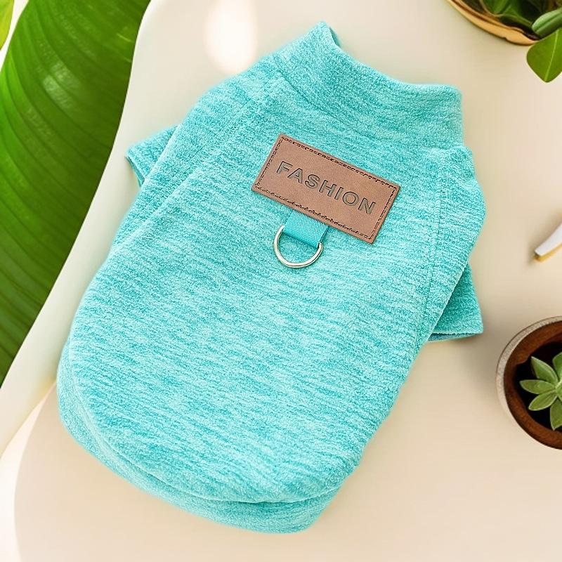 Для крупных и средних собак и кошек Осенью и зимой можно носить пушистую базовую футболку для кошек сверху, чтобы выглядеть как плюшевый мишка.