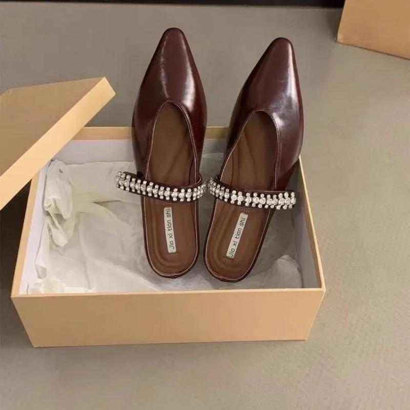 Модные Новые Горячие Полушлепки Баотоу Женские Летние Роскошные Дизайнерские Остроносые Стразы Темпераментные Девушки Небольшой Высоты Клиновидные Сандалии