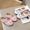 Кожаные туфли для маленьких девочек, милые детские повседневные балетки принцессы для свадебной вечеринки, со стразами, бабочкой, кристаллами, сердечком, модные, новые, мягкие