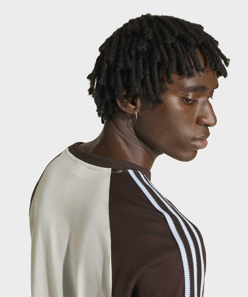 adidas Футболка Britcore Cali - Белая: Aura Coffee / Hz3829