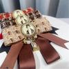 Легкая сплавная брошь-булавка Лента Галстук-бабочка Винтажный Британский Шарм Булавка-брошь для верхней одежды Дорожные наряды