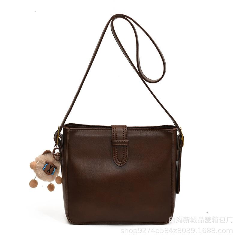 Korean Version Niche Design Retro Soft Leather Bucket Bag Women's 2025 New Trendy Simple Large-capacity Shoulder Messenger Bag