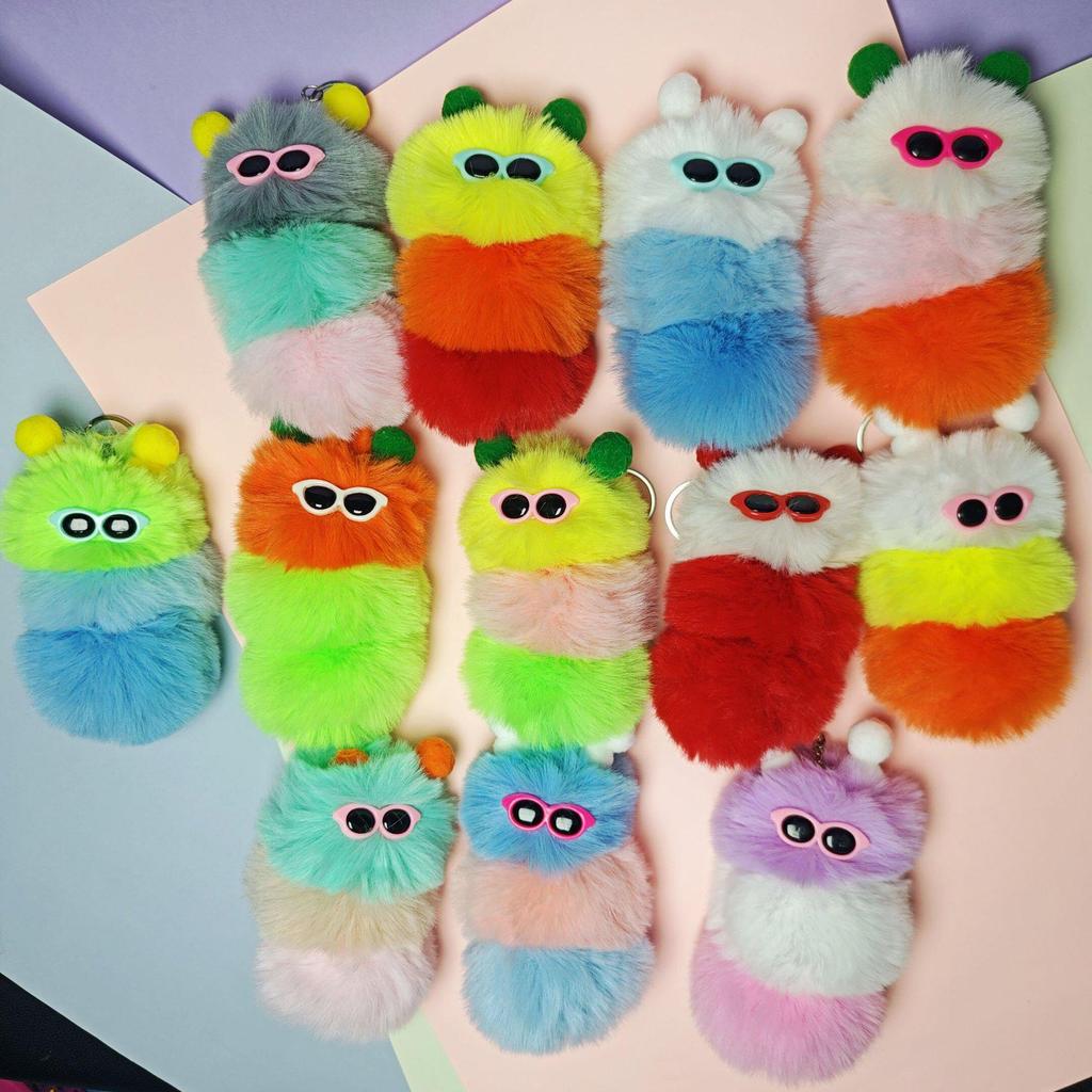 Мягкая подвеска в виде гусеницы — студенческий сувенир с имитацией меха кролика