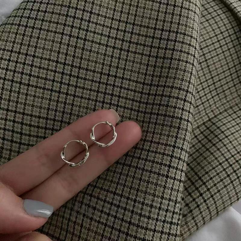 Серьги-кольца из стерлингового серебра 925 пробы: 2025 Современный Нишевый Дизайн - Элегантный и Роскошный для Женщин