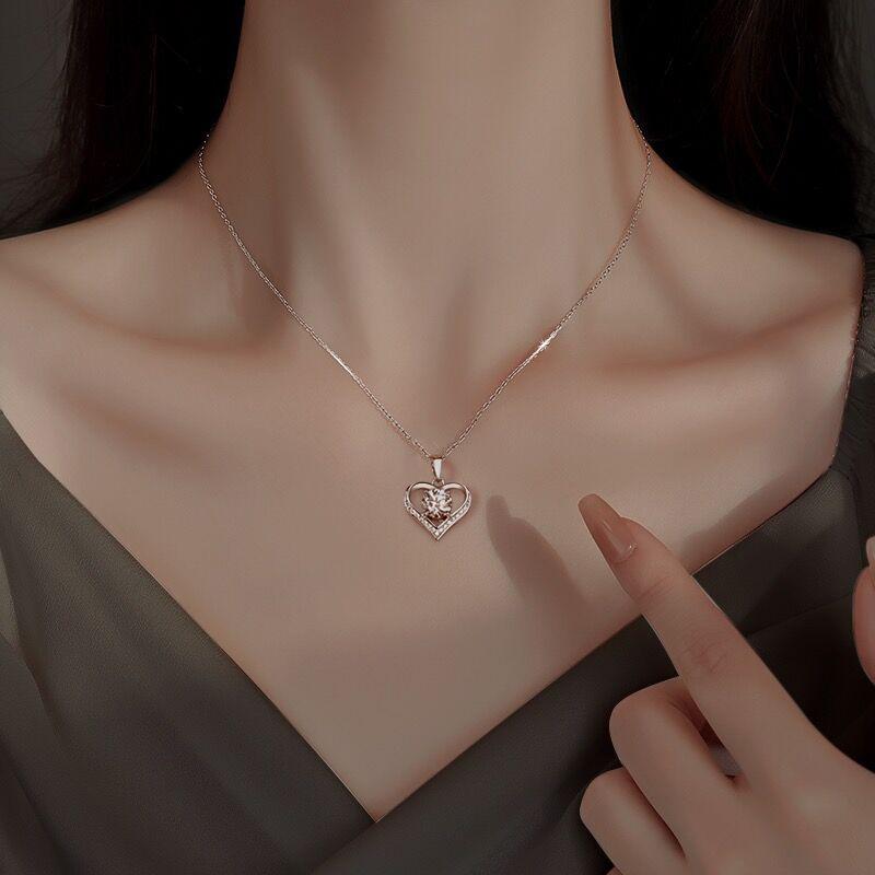 Heart-shaped Necklace, Love Pendant, Female Beating Heart, Sweet Light Luxury, Niche High-end Collarbone Chain