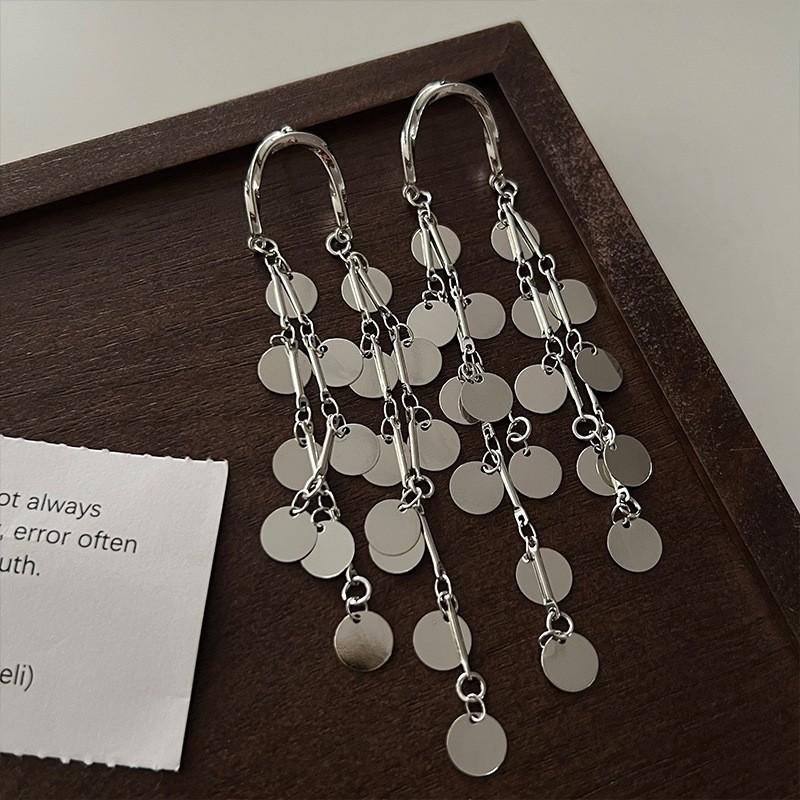 Блестящие серьги-кисточки, женские серьги с чувством высокого класса, легкие роскошные аксессуары для ушей в нишевом дизайне