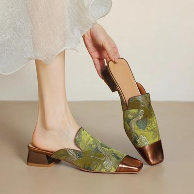 Мода 2025 Бренд Женская обувь Закрытый носок Женские тапочки Модная печать Повседневные Летние Вышивка Бестселлер Высокий каблук