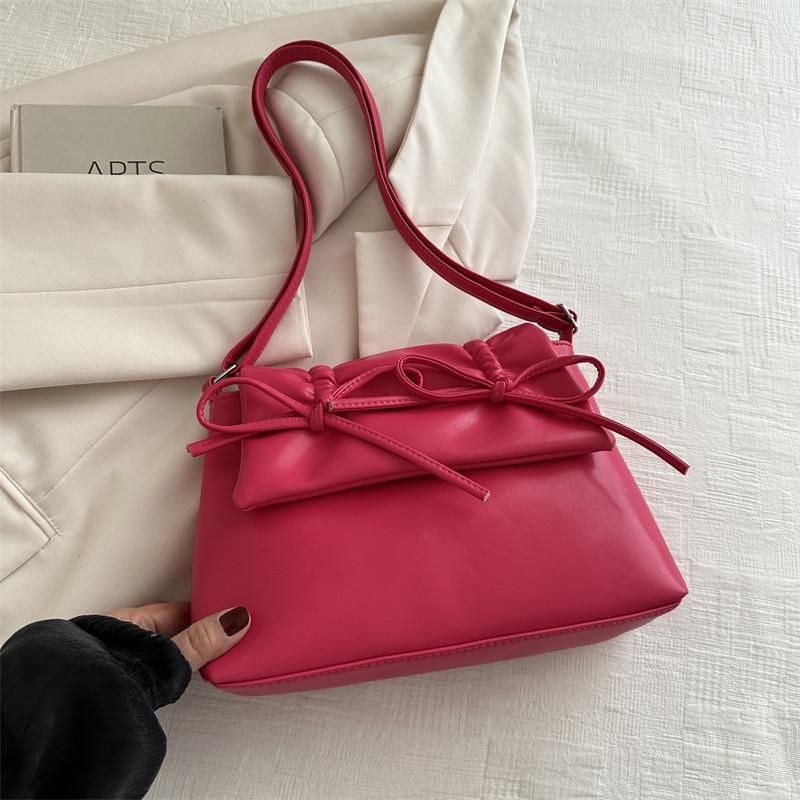 Женская повседневная мягкая сумка на плечо большой вместимости 2024 Новая стильная уличная мода сумка кроссбоди