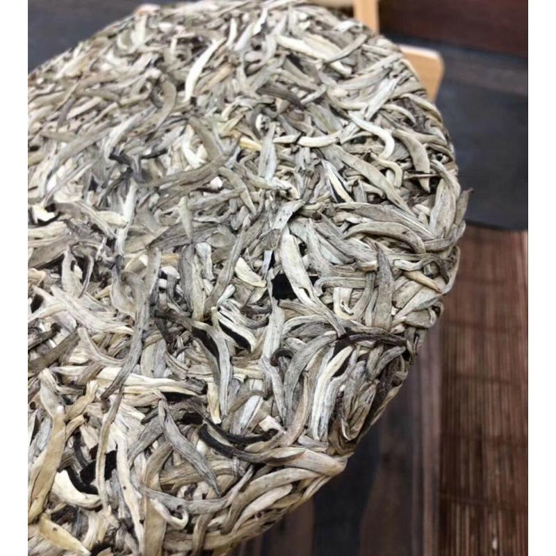 Белый чай Fuding Year Silver Needle Белый чайный торт Бай Хао Инь Чжэнь 300г