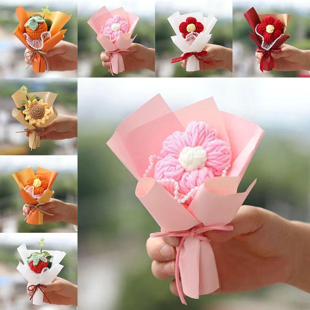 Мини-букет цветов ручной вязки Подарки на День святого Валентина Выпускной букет