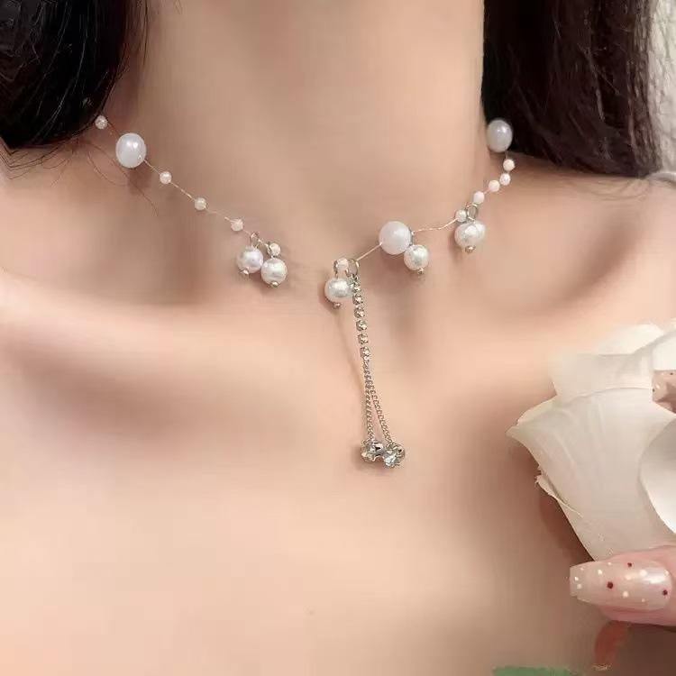 Pearl necklace women's high-end collarbone chain new light luxury niche broken silver neck chain decoration