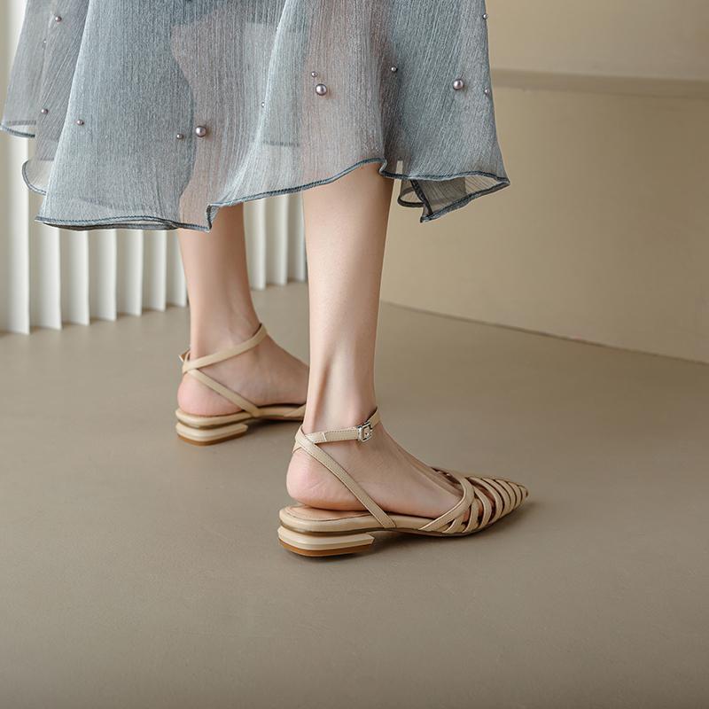 Весна и лето 2025 года, новый французский темперамент, литературный ретро, остроносые, на низком толстом каблуке, римские сандалии, женская обувь-клетка, лето