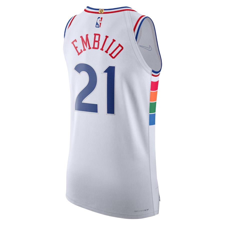 Nike Джоэл Эмбиид Филадельфия 76ers 2024/25 Городская версия Мужская майка Nike Dri FIT NBA Swingman FQ4478-100