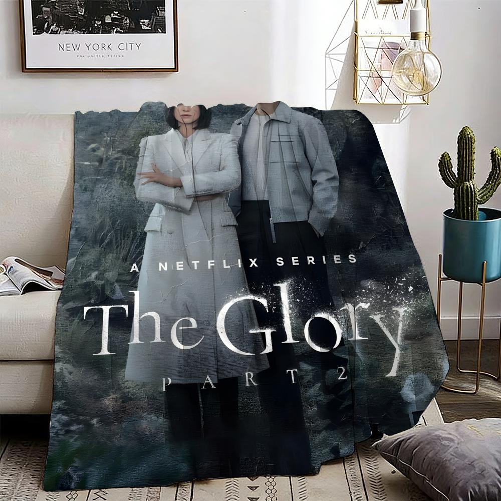 The Glory Throw Lightweight 240g Flannel Blanket Soft Skin-friendly for Summer Cooling