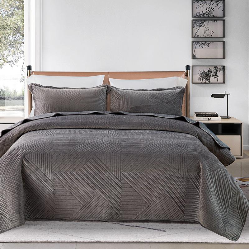 Velvet Bedspread On The Bed Quilted Mattress Topper Queen King Size Bed Cover Couple Bed Quilt Double Bedspreads and Coverlets