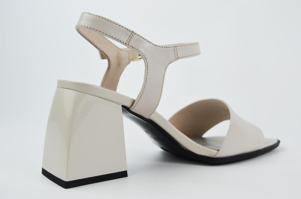 Босоножки женские Berkonty 2080117 35 Светло-серый кожа