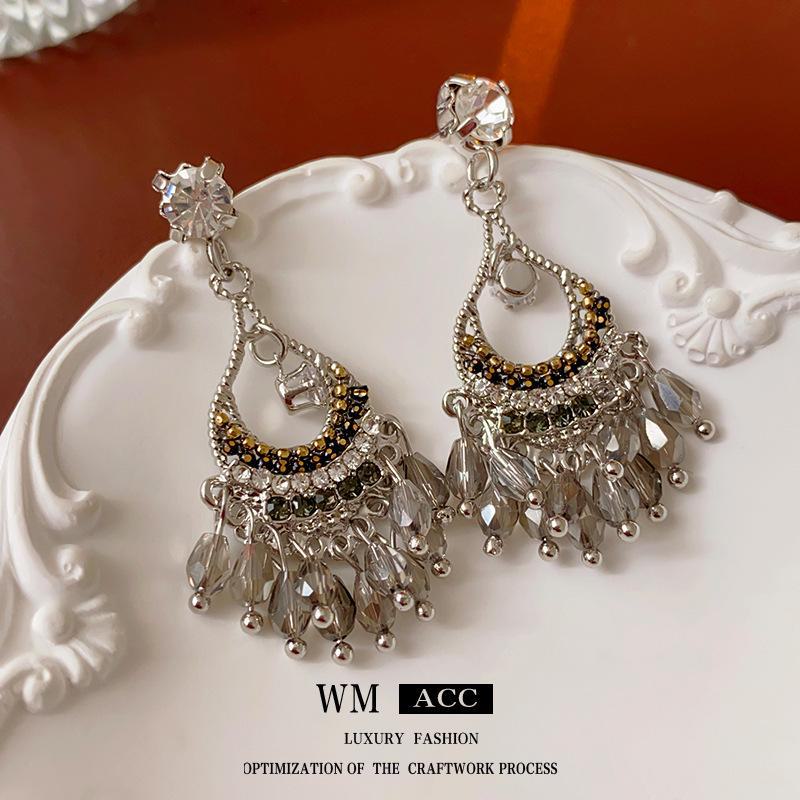 Silver Needle Diamond Water Drop Tassel Earrings - Ethnic Retro Style, All-Match Temperament Earrings.