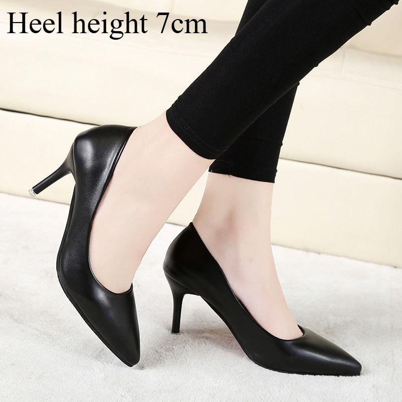 Весна и осень Мягкая кожаная женская профессиональная обувь Черные кожаные туфли Женские туфли с острым носком на высоком каблуке-шпильке