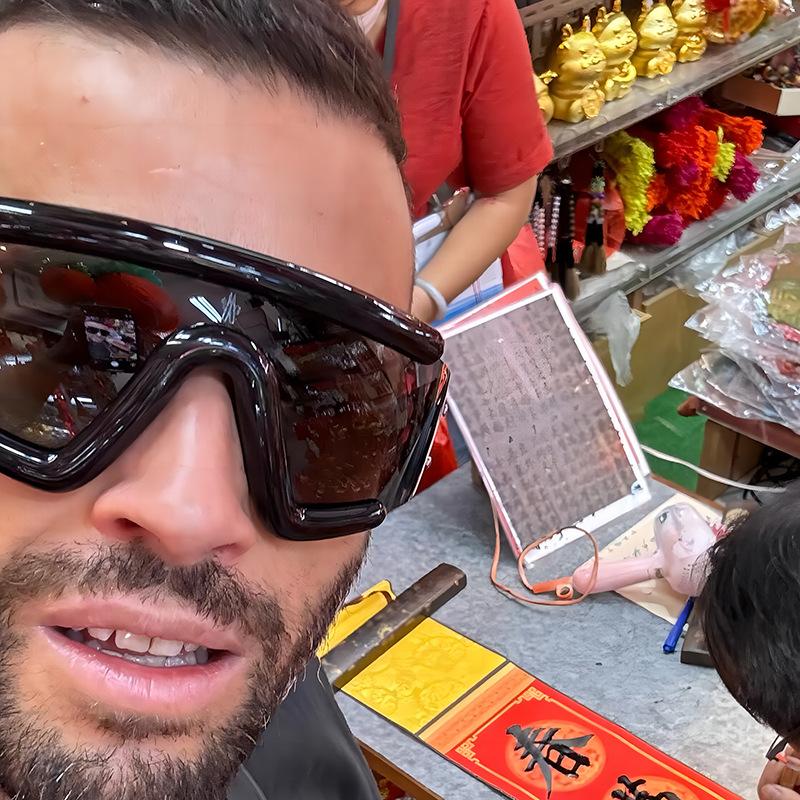 2025 Punk One-Piece Shield Sunglasses For Women Men Big Frame Luxury Brand Y2K Windproof Glasses Sports Cycling Eyewear UV400