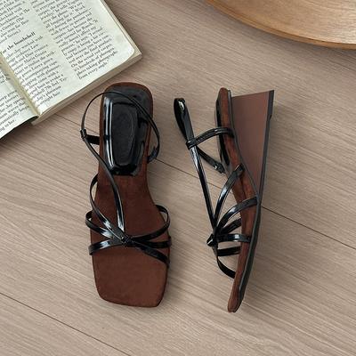 Мода 2025 Новые Сандалии Женская Мода Квадратный Носок с Юбкой Открытый Носок Высокий Каблук Темперамент Тонкий Ремешок Сандалии на Платформе