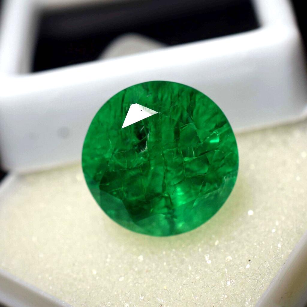 Natural Green Emerald Loose Gemstone 9.30 ct Round Cut for Jewelry Making and Gem Collections