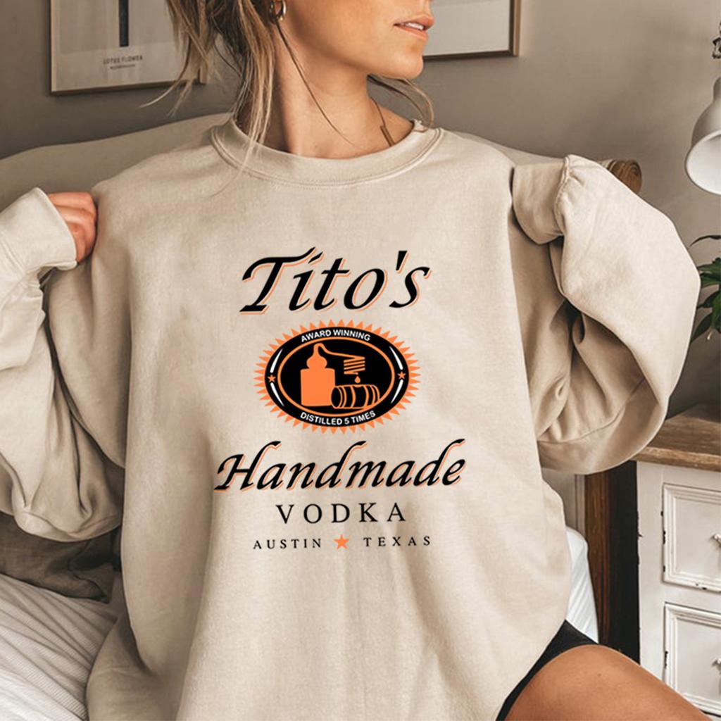 Свитшот Tito Crewneck Свитшот Tito's Handmade Vodka Унисекс Графические Худи Водка Алкоголь Свитшоты Подарок для Поклонника Tito Топ