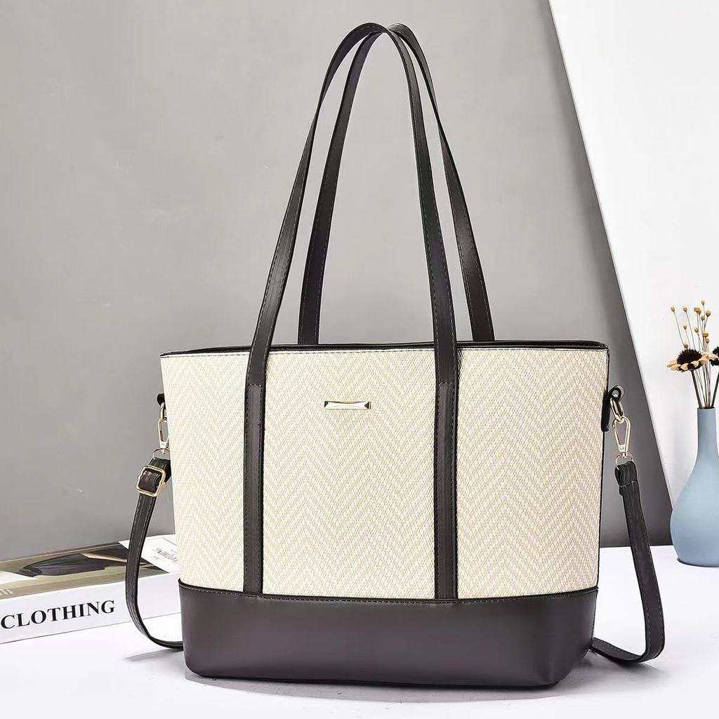 Trendy Pu Large Tote Handbag With Padded Interior And Crossbody Strap For Travel