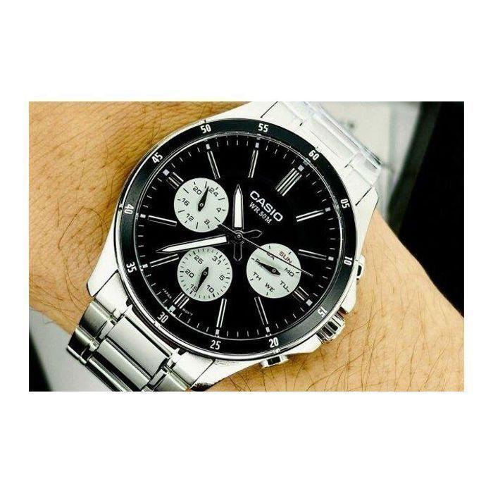 Montre - CASIO - Fond noir avec 3 cadrans - Etanche 50 m - Acier inoxydable - Quartz