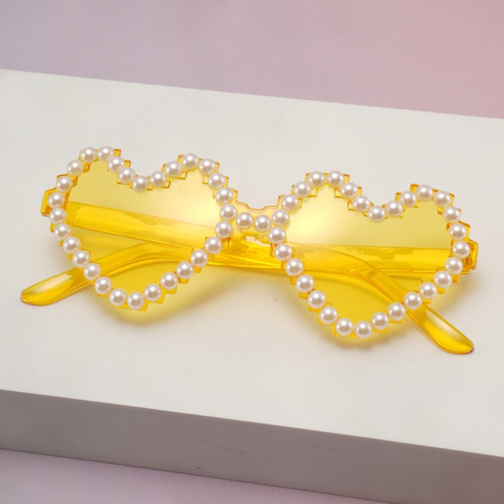 2026 New Heart Pearl Sunglasses Unisex Fashion Party Glasses UV400 Protection Black Frame Fashionable All-Match Style