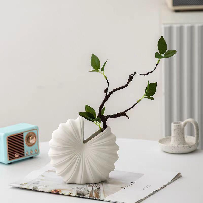 European-Style Ceramic Shell Vase Simple Creative New Model for Dried Flowers Fresh Flowers Water Cultivation Scandinavian