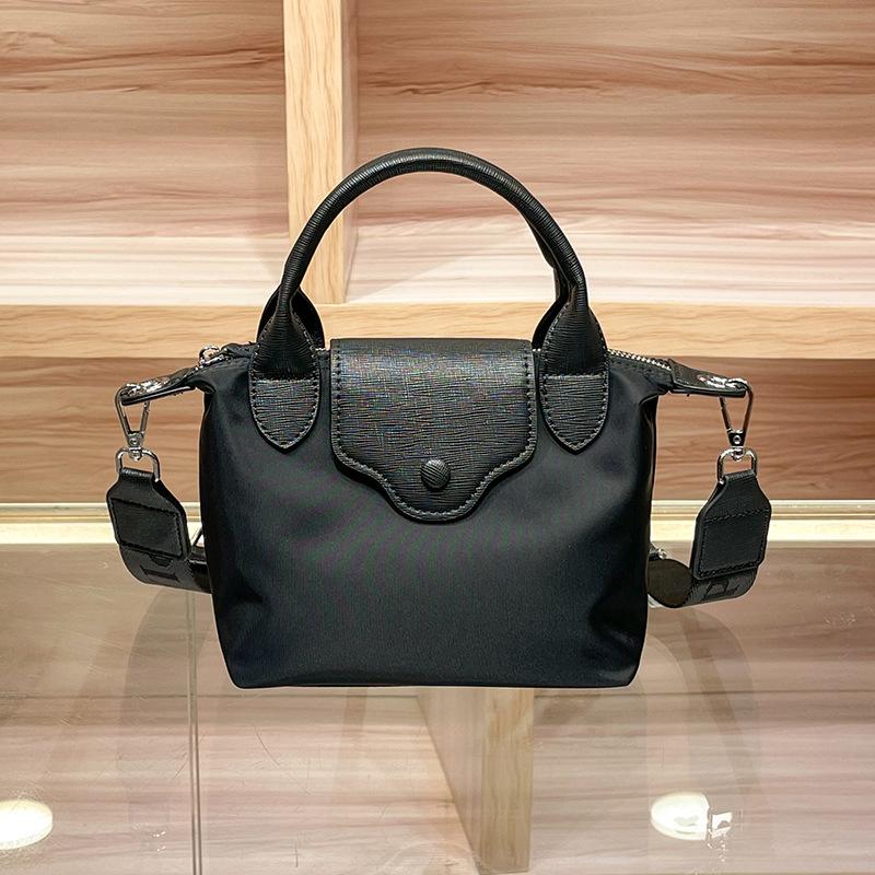 Simple and Fashionable Summer Women's Handbag, Large Capacity, Versatile, Single-shoulder Crossbody Dumpling Bag