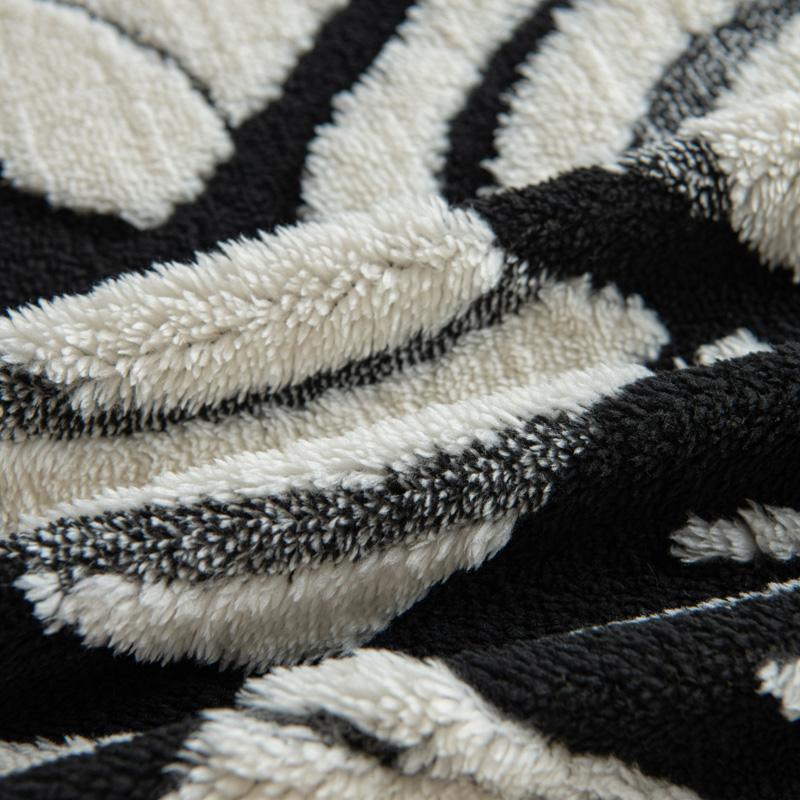 Polar Fleece Plush Sofa Cover Cloth Thickness Anti Slip Sofa Towel Geometric Print Couch Seat Cushion Mat Full Coverage Blanket