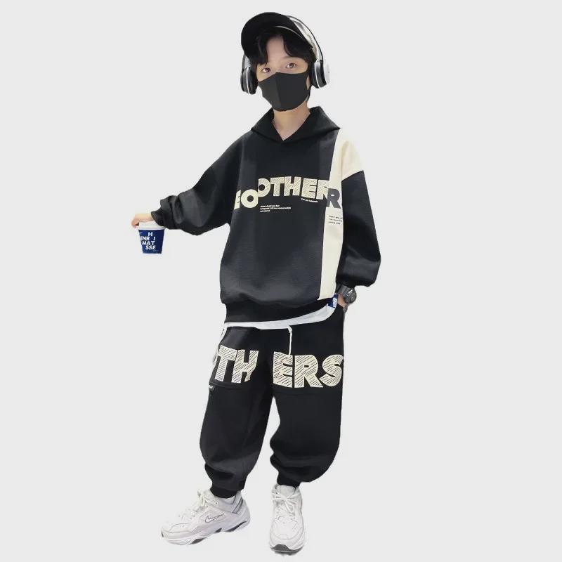 Стильные костюмы для мальчиков весна/осень 2025 года: Красивый комплект из двух предметов свитшотов для детей среднего и старшего возраста.