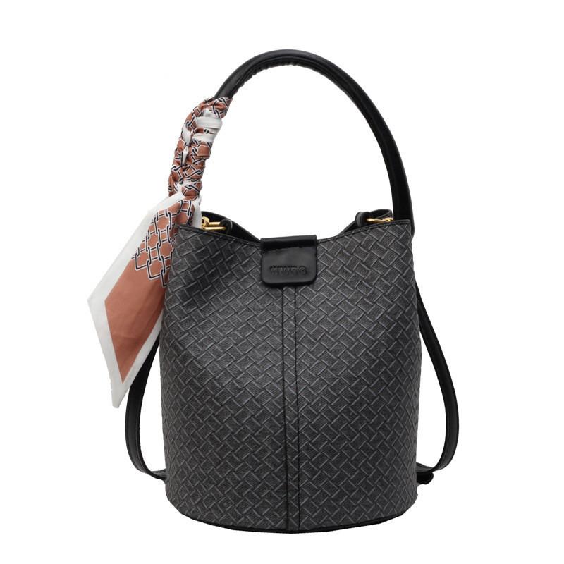 2024 New Style Lady Crossbody Bag Chic Urban Minimalist Shoulder Bag Pu Bucket Bag