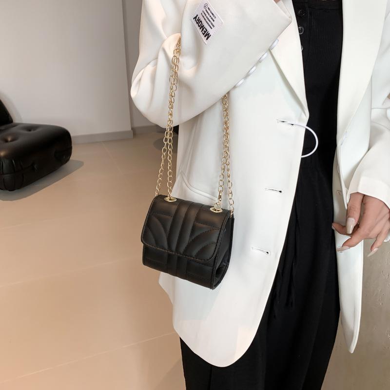Высококачественная маленькая сумка для женщин, новая модная корейская стильная нишевая модная универсальная мини-цепочка через плечо, маленькая квадратная сумка