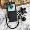 Ретро Цветочный Узор Шнурок Браслет Чехол для Телефона Кожаный для Samsung Galaxy Z Flip7 Flip7fe Z Flip6 Flip5 Защитная Крышка на Шарнир