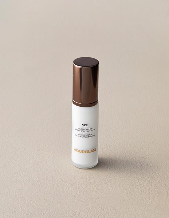 Hourglass Veil Mineral Primer Pool
