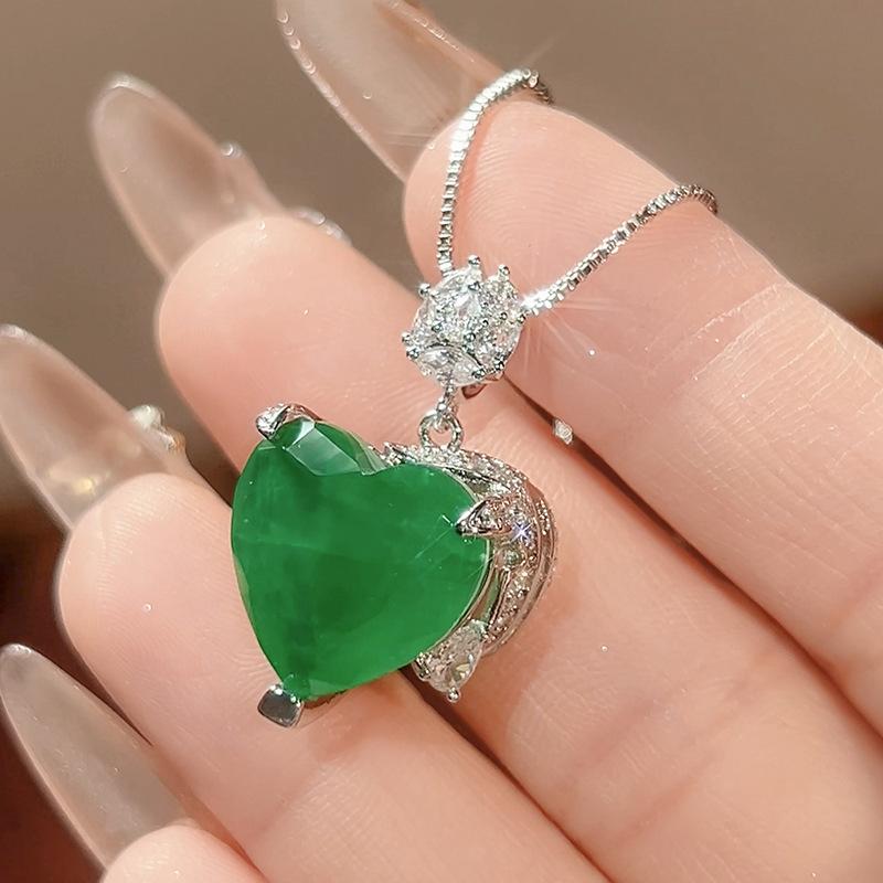 New Jewelry Set Heart-shaped Ring Necklace Grandmother Green Vintage Niche High-end Adjustable Women