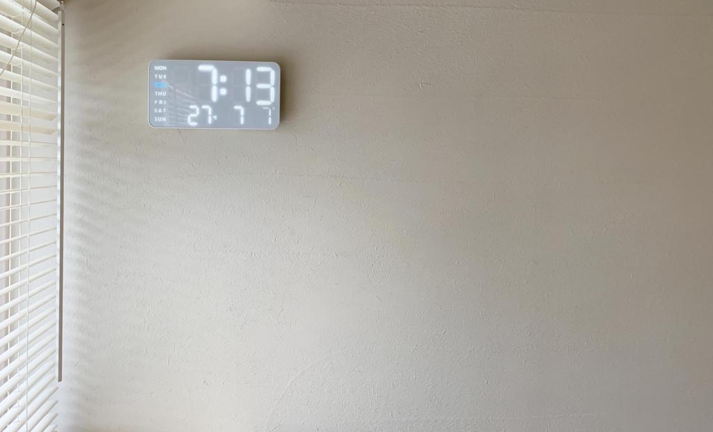 SLOWER настенные часы цифровые светодиодные стильные большие буквы интерьерные настольные часы с дистанционным управлением дата температура день недели светодиодные часы Cielo SLW370