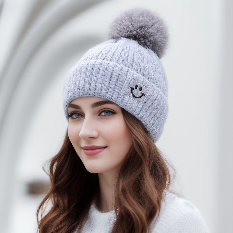 Autumn and Winter Thermal Hats Are Stably Supplied, Embroidered Smiley Faces Are Hot On Sale Across Borders
